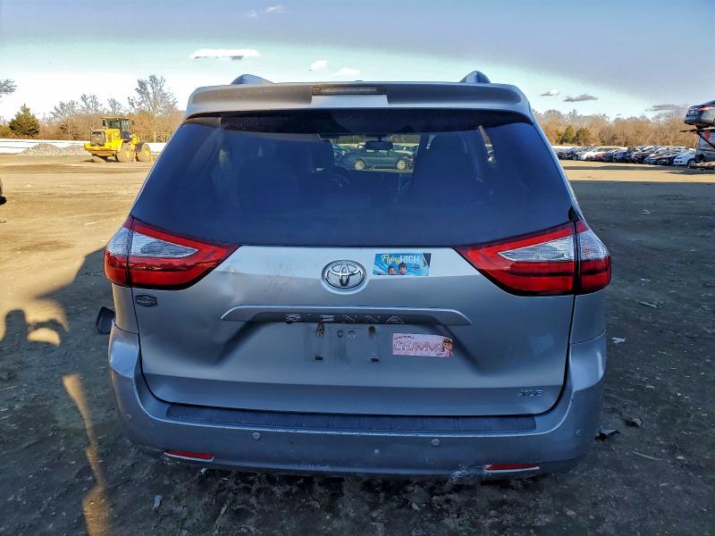 Photo 6 from auction – 2016 TOYOTA SIENNA XLE with VIN 5TDYK3DC5GS756854