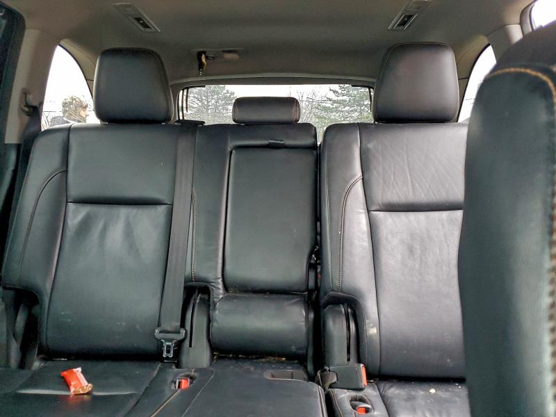 Photo 10 from auction – 2017 TOYOTA HIGHLANDER with VIN 5TDJGRFHXHS034540