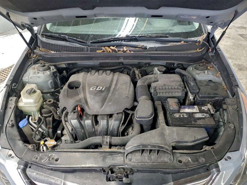 Photo 11 from auction – 2011 HYUNDAI SONATA SE with VIN 5NPEC4AC5BH137275