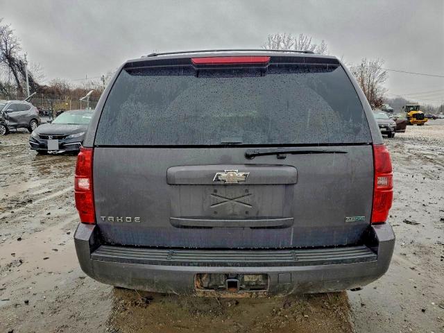 Photo 6 from auction – 2011 CHEVROLET TAHOE with VIN 1GNSKAE07BR199085