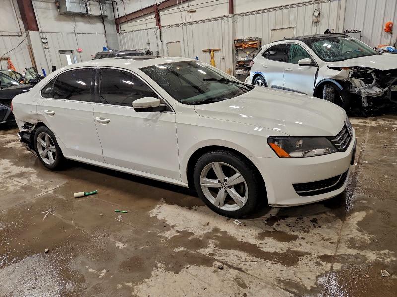 Photo 4 from auction – 2013 VOLKSWAGEN PASSAT SE with VIN 1VWBN7A30DC070997