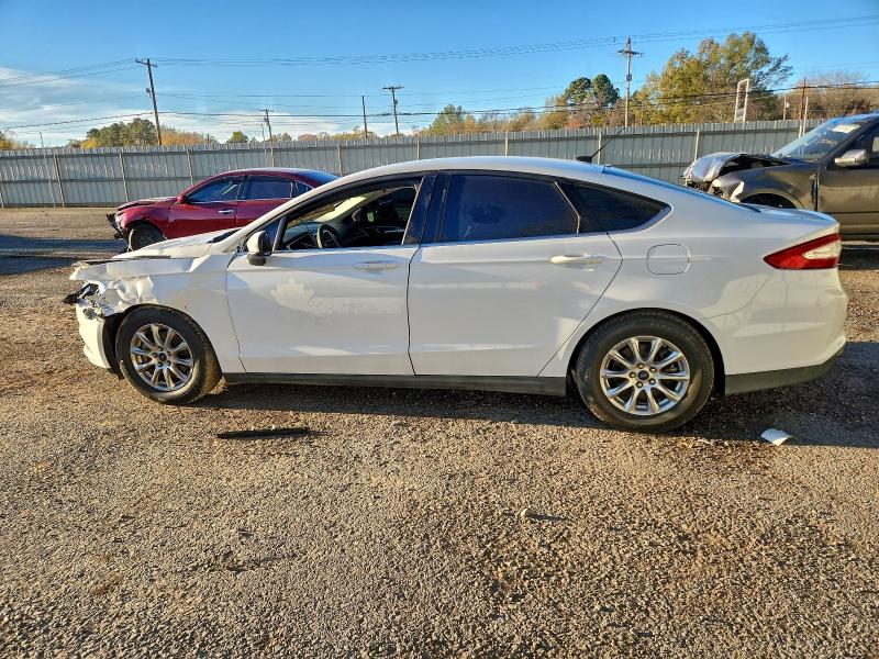 Photo 2 from auction – 2016 FORD FUSION S with VIN 3FA6P0G70GR226953