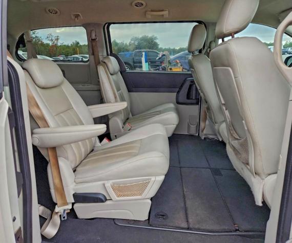 Фото 11 с аукциона – 2010 DODGE GRAND CARA с VIN 2D4RN5DX2AR174725