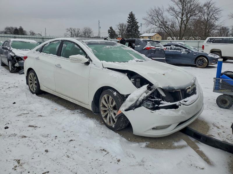 Photo 4 from auction – 2013 HYUNDAI SONATA SE with VIN 5NPEC4AB3DH573987