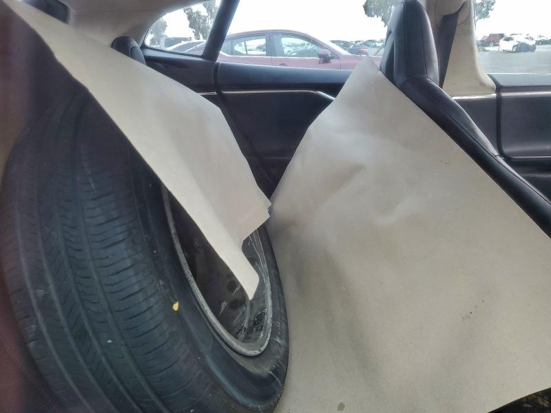 Photo 10 from auction – 2014 TESLA MODEL S with VIN 5YJSA1S13EFP32729