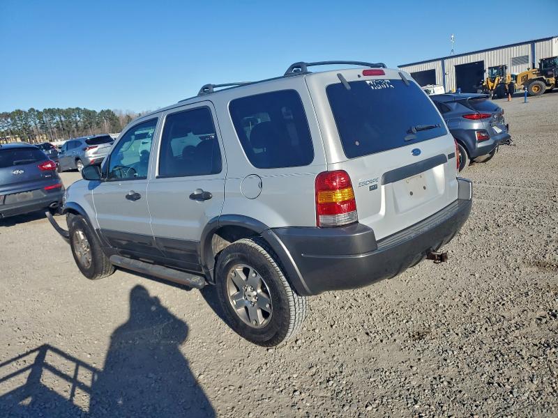 Photo 2 from auction – 2004 FORD ESCAPE XLT with VIN 1FMCU93184KA20044
