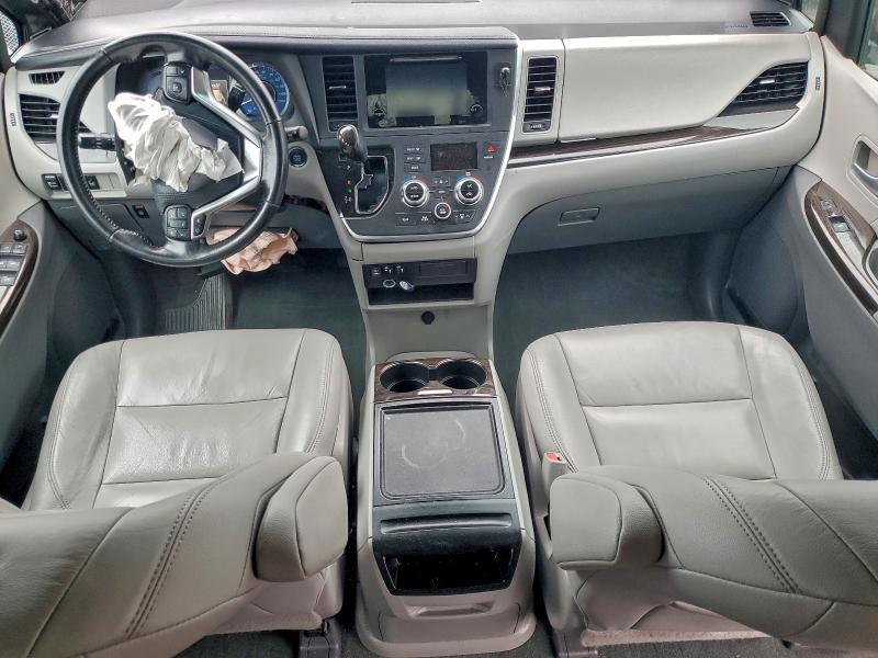 Photo 8 from auction – 2015 TOYOTA SIENNA XLE with VIN 5TDYK3DC3FS642057