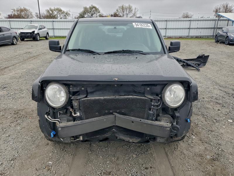 Photo 5 from auction – 2014 JEEP PATRIOT LA with VIN 1C4NJPFA7ED680586