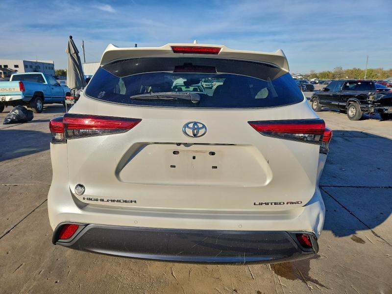 Photo 6 from auction – 2021 TOYOTA HIGHLANDER with VIN 5TDDZRBH1MS132685