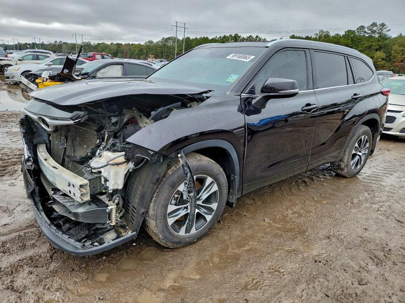 TOYOTA HIGHLANDER 2021 with VIN 5TDGZRBH7MS124653 - Photo from auction