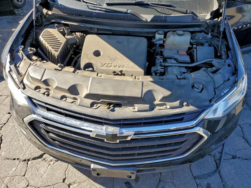 Photo 12 from auction – 2018 CHEVROLET TRAVERSE L with VIN 1GNERFKW6JJ249616