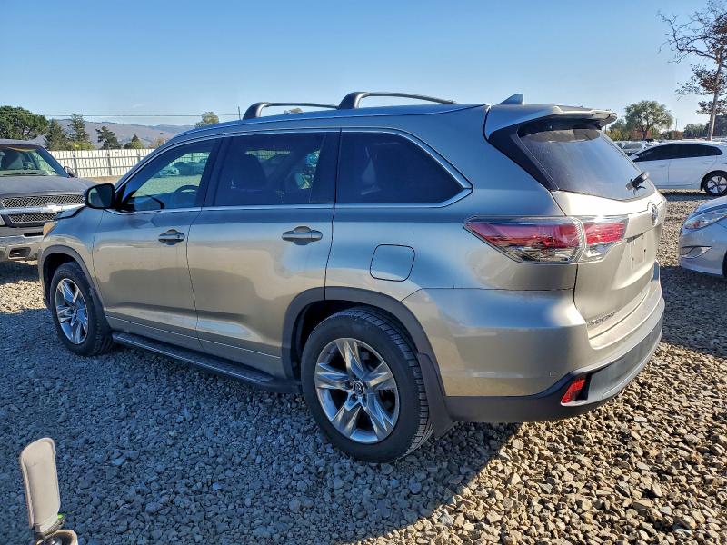 Photo 2 from auction – 2016 TOYOTA HIGHLANDER with VIN 5TDDKRFH6GS342394