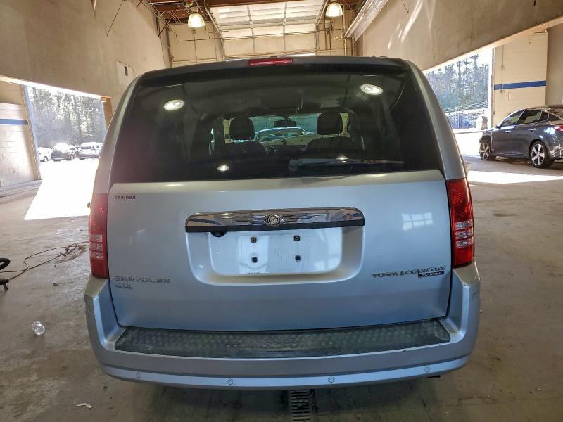 Photo 6 from auction – 2010 CHRYSLER TOWN & COU with VIN 2A4RR8DXXAR368318