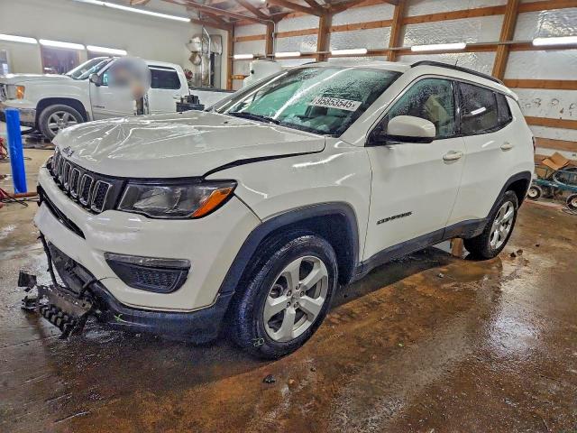 JEEP COMPASS LA 2018 with VIN 3C4NJDBB4JT402178 - Photo from auction