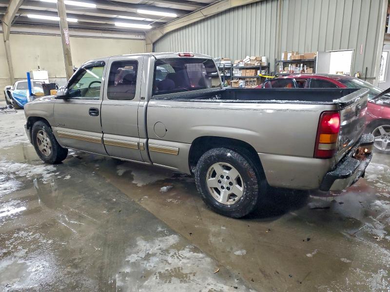 Photo 2 from auction – 2001 CHEVROLET SILVERADO with VIN 2GCEC19V411218935