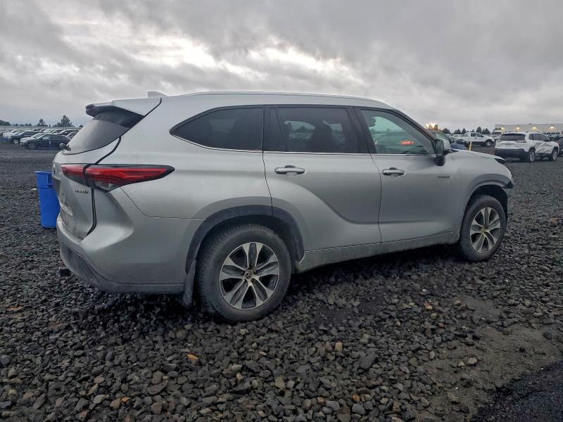 صورة رقم 3 من المزاد - 2021 TOYOTA HIGHLANDER مع VIN 5TDGBRCH1MS529488
