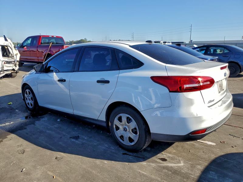 Photo 2 from auction – 2017 FORD FOCUS S with VIN 1FADP3E24HL335481