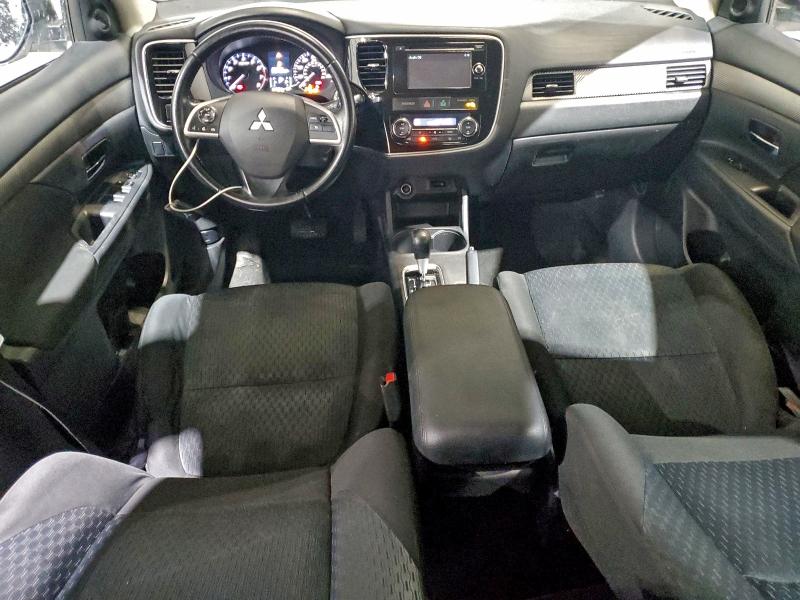 Photo 8 from auction – 2014 MITSUBISHI OUTLANDER with VIN JA4AD3A38EZ019184