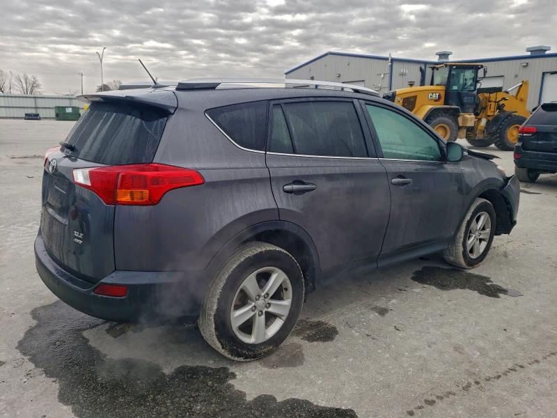 Photo 3 from auction – 2014 TOYOTA RAV4 XLE with VIN 2T3RFREV0EW137831