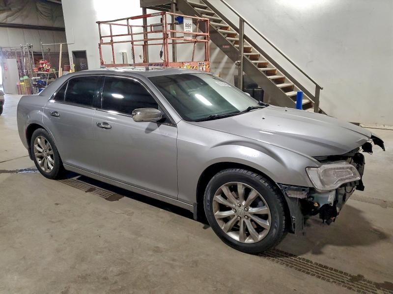 Photo 4 from auction – 2018 CHRYSLER 300 LIMITE with VIN 2C3CCAKG0JH296630