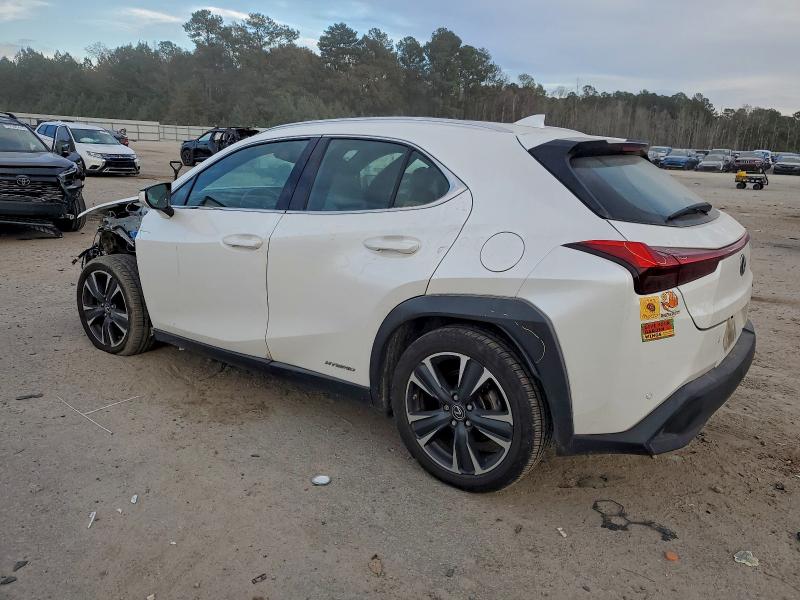 Photo 2 from auction – 2021 LEXUS UX 250H with VIN JTHX9JBH5M2042914