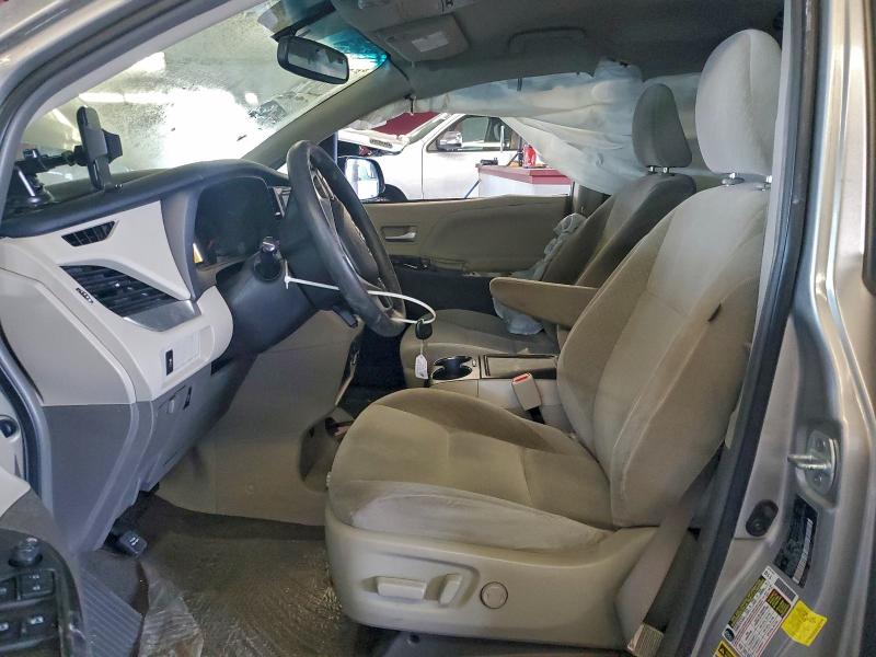 Photo 7 from auction – 2017 TOYOTA SIENNA LE with VIN 5TDKZ3DC0HS871848