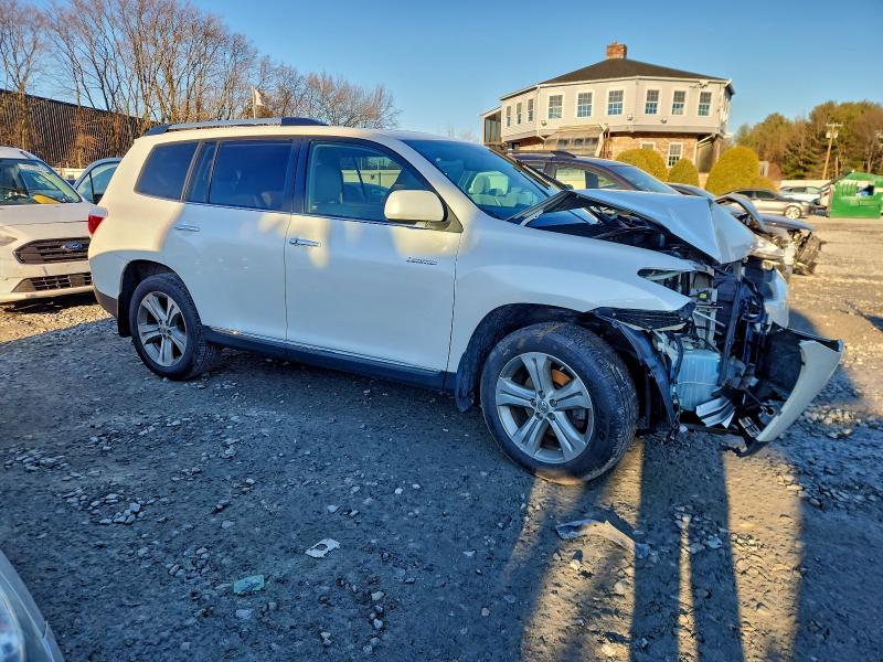 Photo 4 from auction – 2011 TOYOTA HIGHLANDER with VIN 5TDDK3EH6BS092050