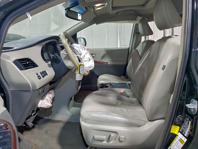 Photo 7 from auction – 2012 TOYOTA SIENNA XLE with VIN 5TDYK3DC2CS179050