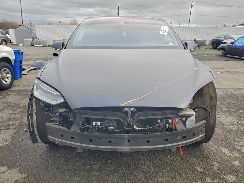 Photo 5 from auction – 2016 TESLA MODEL X with VIN 5YJXCBE21GF011967