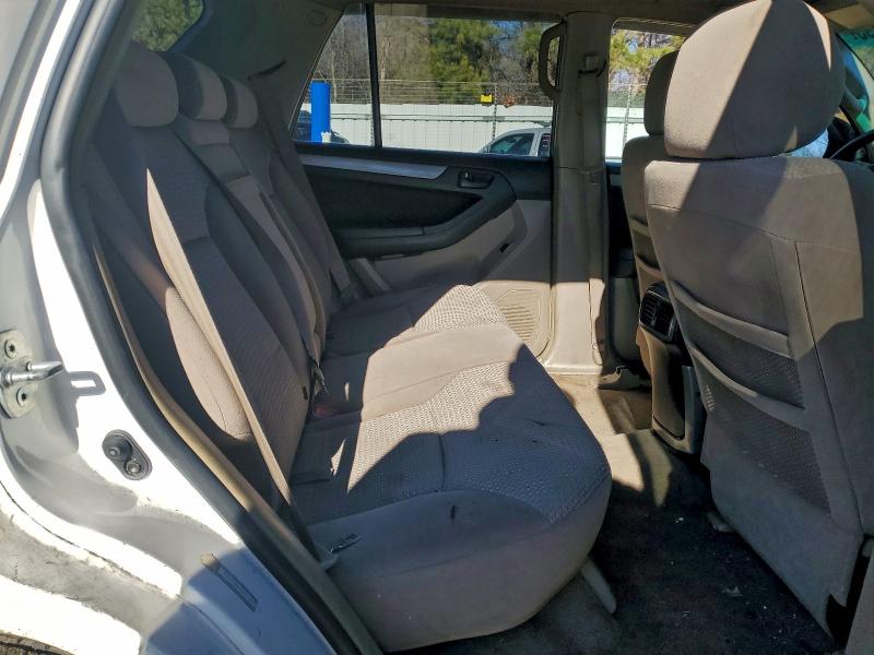 Photo 11 from auction – 2004 TOYOTA 4RUNNER SR with VIN JTEBU14R948011884
