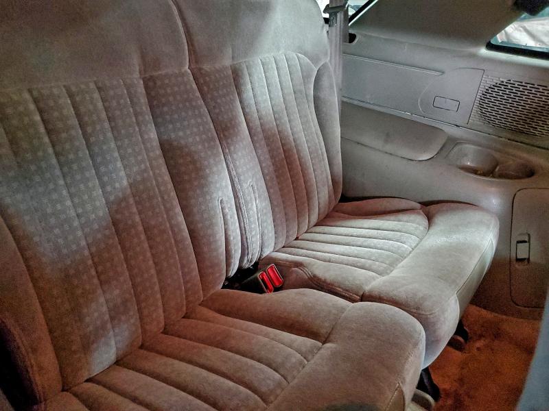 Photo 10 from auction – 2001 CHEVROLET BLAZER with VIN 1GNCT18W71K161512