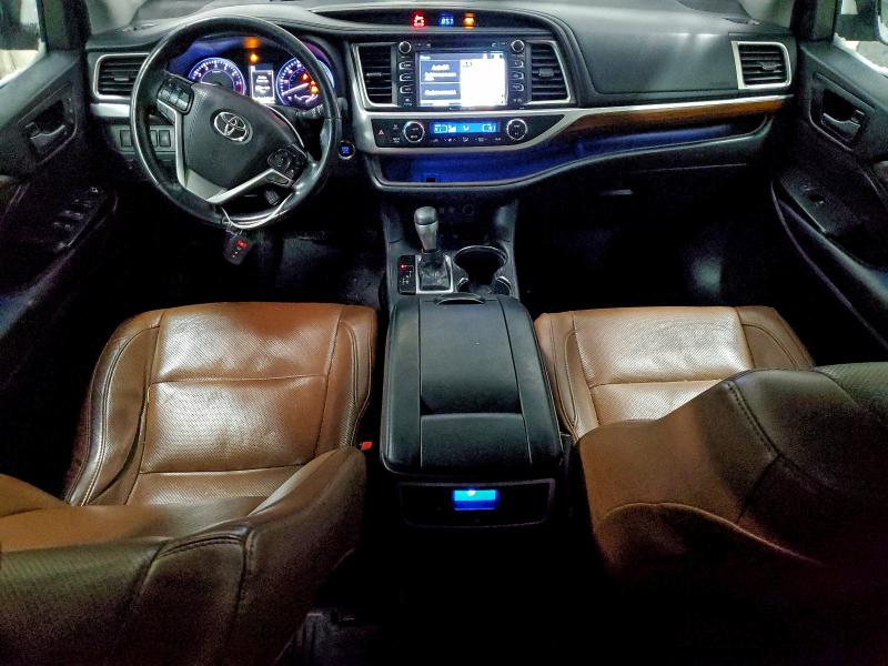 Photo 8 from auction – 2017 TOYOTA HIGHLANDER with VIN 5TDDZRFH7HS464274