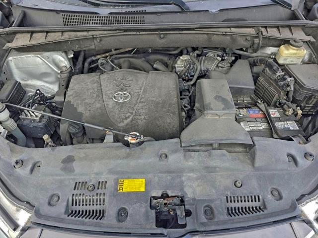 Photo 7 from auction – 2018 TOYOTA HIGHLANDER with VIN 5TDKZRFH0JS284115