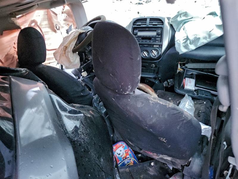 Foto 8 de la subasta – 2005 TOYOTA RAV4 con VIN JTEHD20V250058788