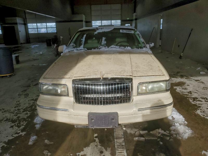 Photo 5 from auction – 1997 LINCOLN TOWN CAR E with VIN 1LNLM81W1VY601022