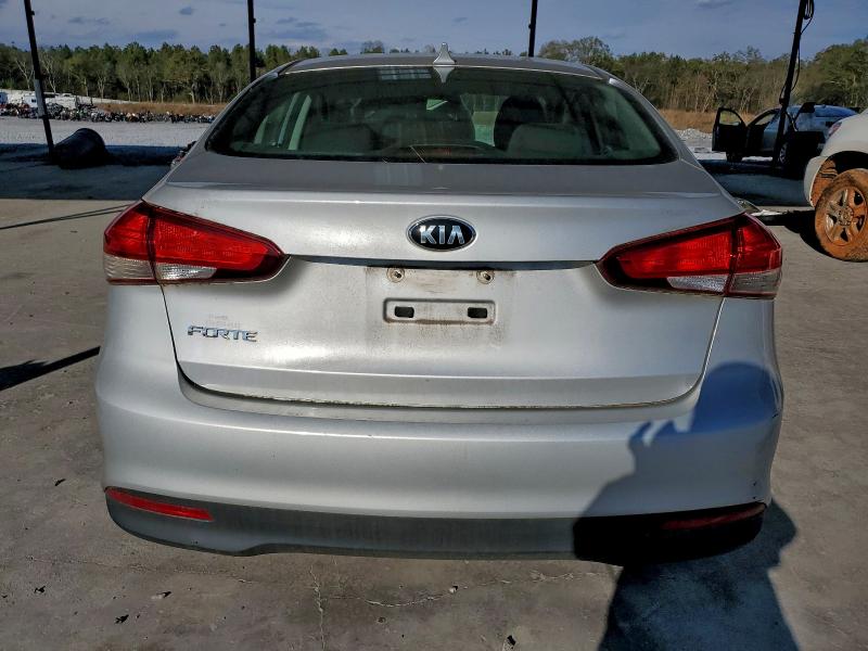 Photo 6 from auction – 2017 KIA FORTE LX with VIN 3KPFK4A73HE051986