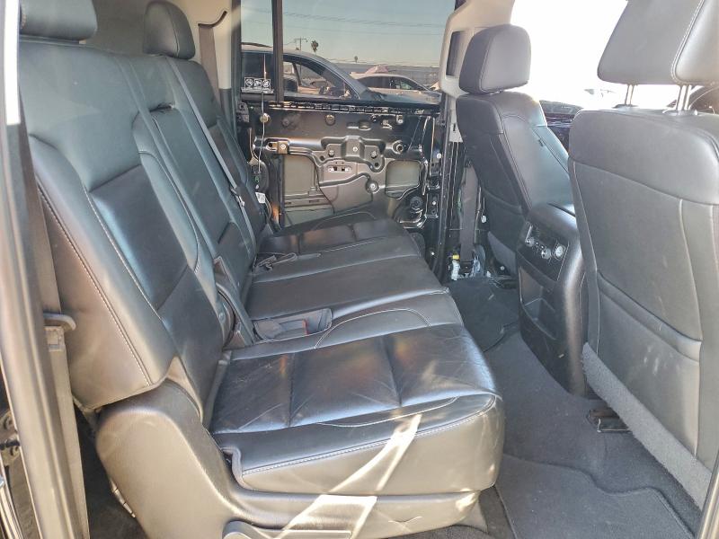 Photo 11 from auction – 2019 CHEVROLET SUBURBAN C with VIN 1GNSCHKC2KR137520