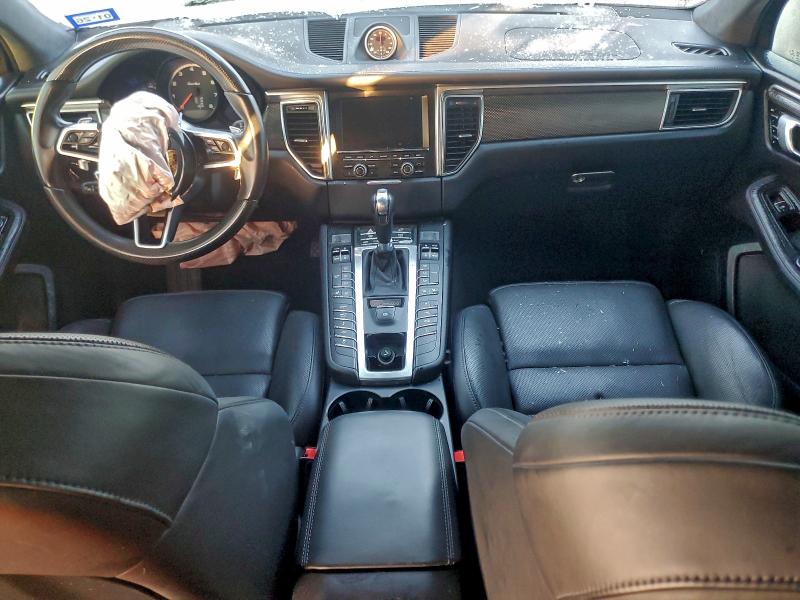 Photo 8 from auction – 2016 PORSCHE MACAN with VIN WP1AF2A55GLB93987