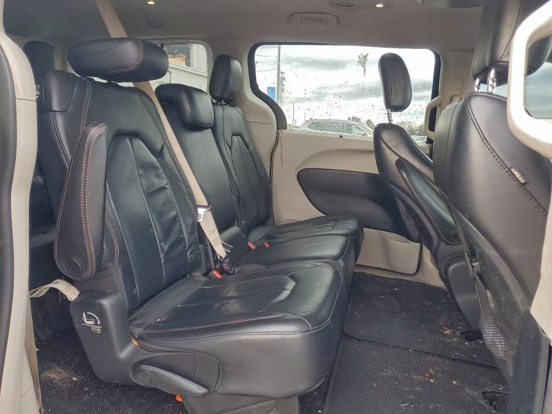 Photo 11 from auction – 2018 CHRYSLER PACIFICA T with VIN 2C4RC1BG6JR332918