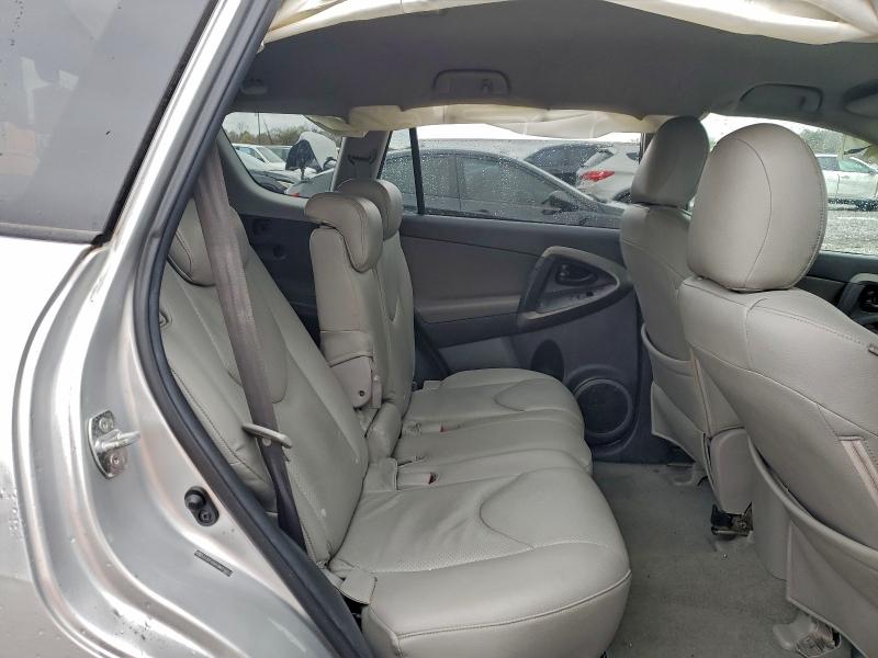 Photo 11 from auction – 2011 TOYOTA RAV4 with VIN 2T3ZF4DV5BW070840
