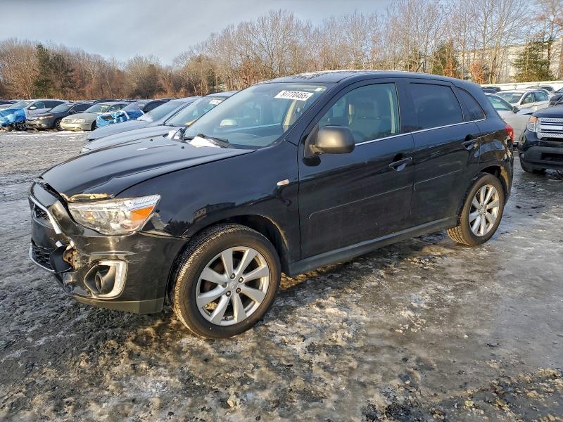MITSUBISHI OUTLANDER 2015 مع رقم تعريف المركبة 4A4AR4AU8FE012954 - صورة من المزاد