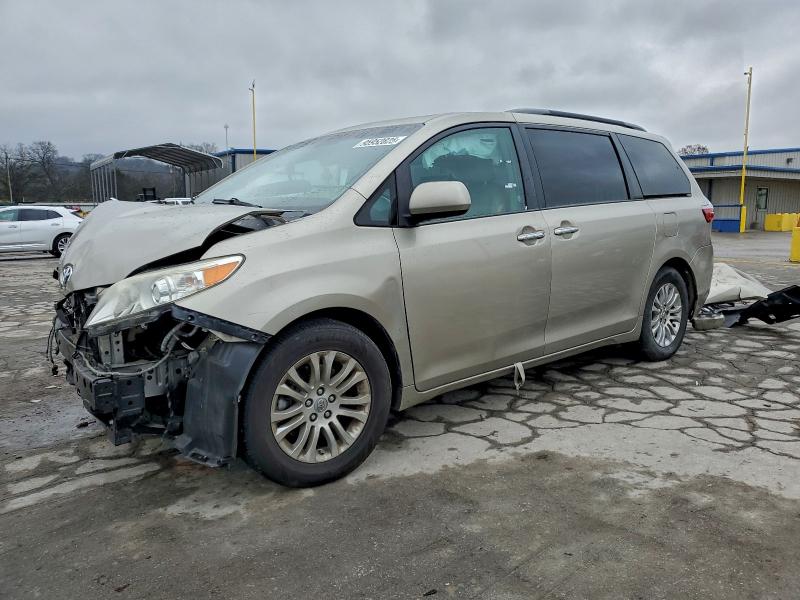 TOYOTA SIENNA 2015 with VIN 5TDYK3DC5FS648961 - Photo from auction