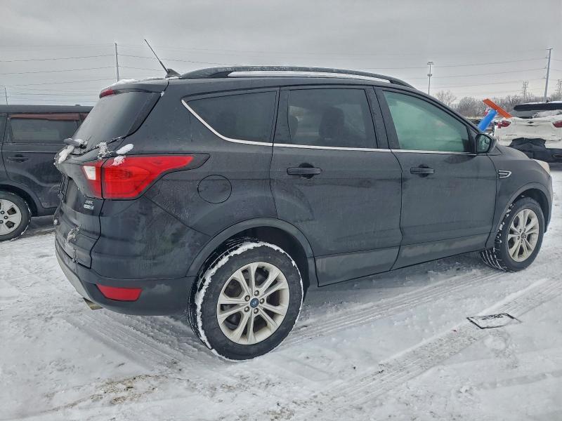 Photo 3 from auction – 2019 FORD ESCAPE SEL with VIN 1FMCU9HD3KUC50644