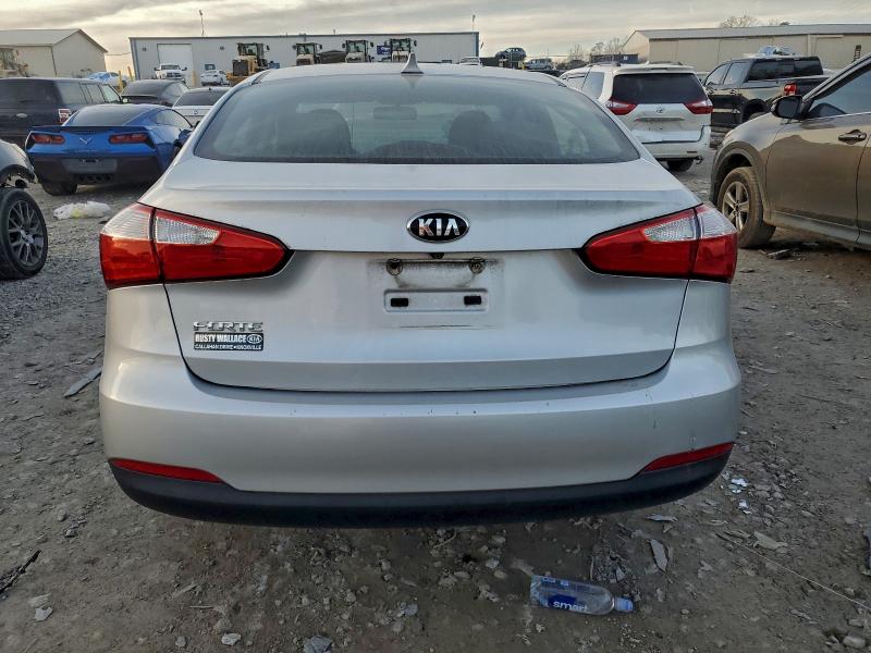 Photo 6 from auction – 2016 KIA FORTE LX with VIN KNAFX4A63G5520185