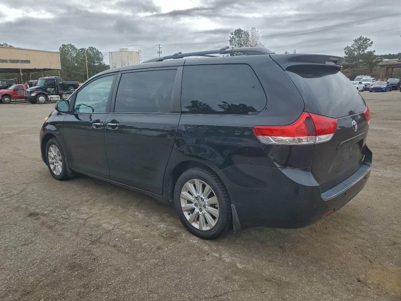 Photo 2 from auction – 2013 TOYOTA SIENNA XLE with VIN 5TDDK3DC9DS069063