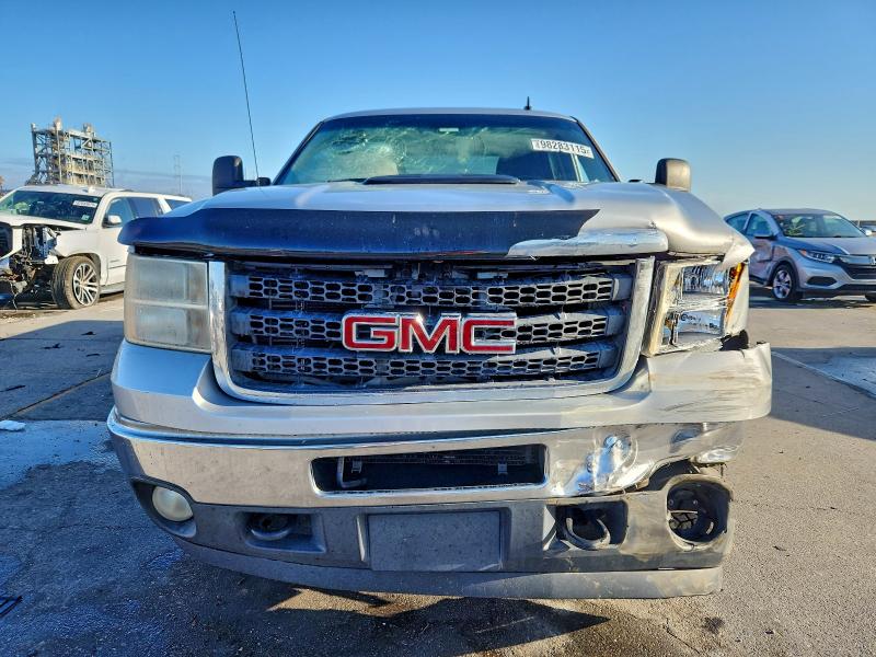 Photo 5 from auction – 2011 GMC SIERRA K25 with VIN 1GT120C87BF117719