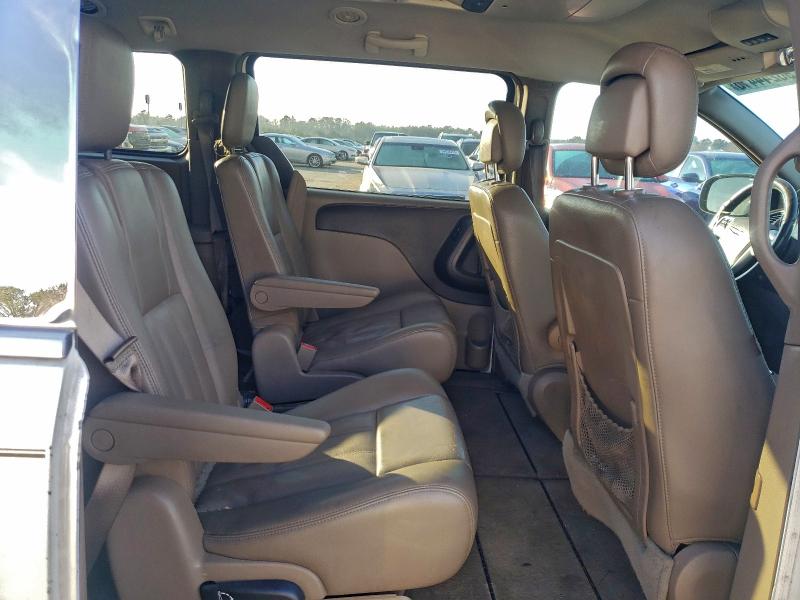 Photo 11 from auction – 2012 CHRYSLER TOWN & COU with VIN 2C4RC1BG2CR215386