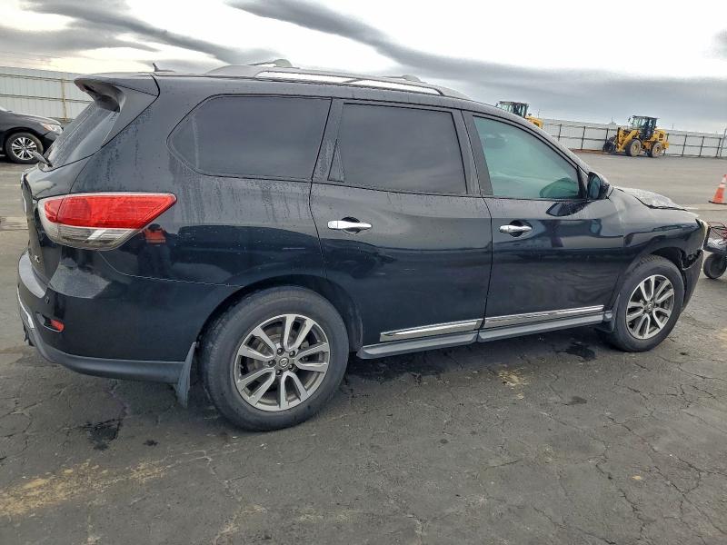Photo 3 from auction – 2013 NISSAN PATHFINDER with VIN 5N1AR2MN8DC638279