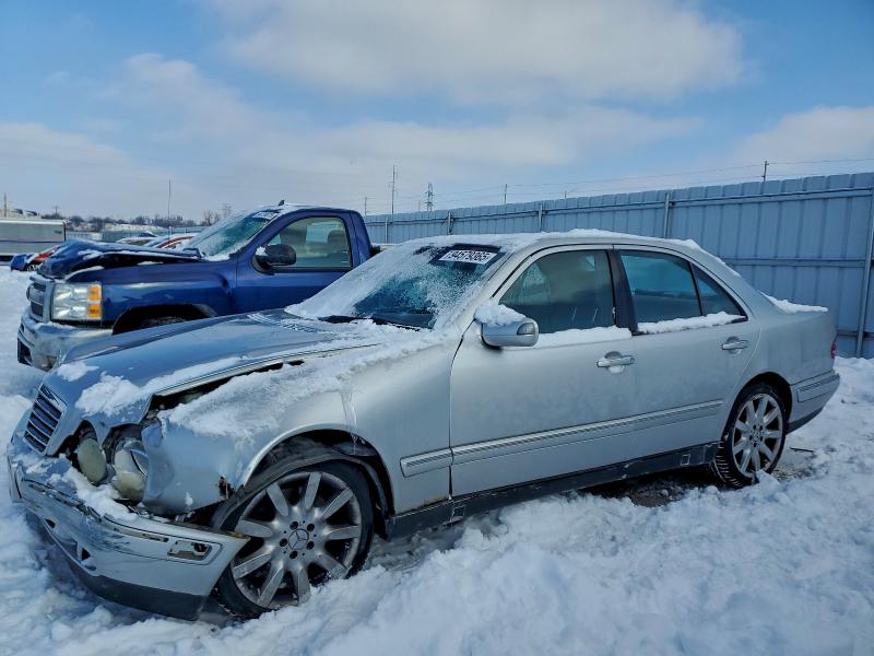 MERCEDES-BENZ E 400 2000 with VIN WDBJF83J1YX038294 - Photo from auction