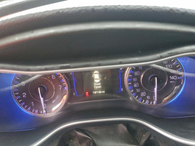 Photo 9 from auction – 2015 CHRYSLER 200 LIMITE with VIN 1C3CCCAB4FN602633